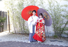 ガーデン撮影は追加料金なしで可能！和傘を持った撮影は人気です！！